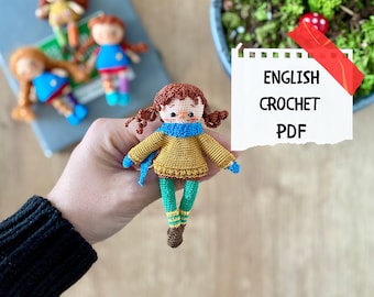 Miniatyrvirkmönster – Fräknig flicka med flätor | Nyckfull docka DIY