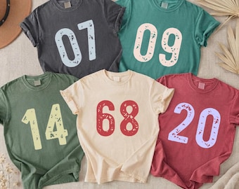 T-shirt de sport personnalisé avec numéro – Comfort Colors® Maillot de joueur personnalisé, style universitaire, numéro vieilli