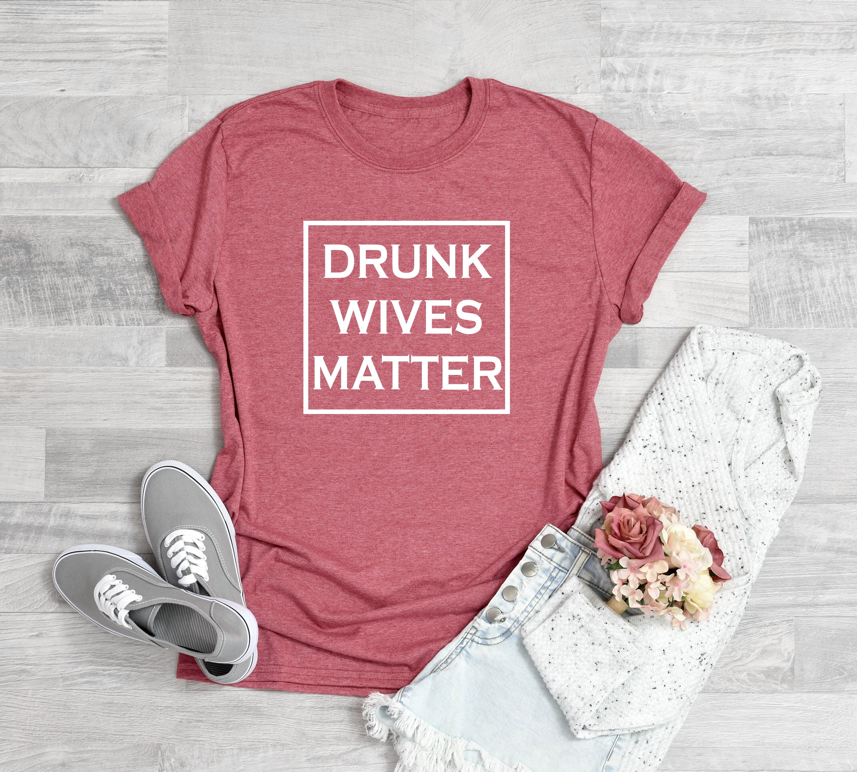 T-shirt Drunk Wives Matter Homme Taille M Rouge - Coton - Neuf Avec Petits Défauts