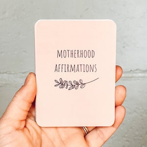 Conjunto de tarjetas de afirmación de maternidad. Regalo de atención plena para mamás experimentadas, nuevas y futuras que practican la meditación.