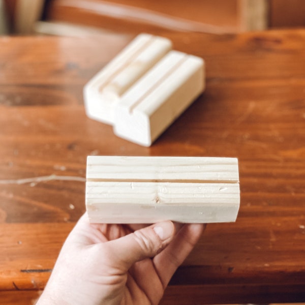 Wooden card holder, natural