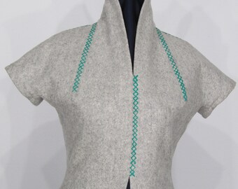 Grijze wollen applicated dames couture top, ontworpen door PGdAT