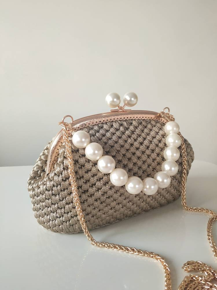 Crochet Kiss Lock Purse With Pearl Bead Handle: Handmade Knitted