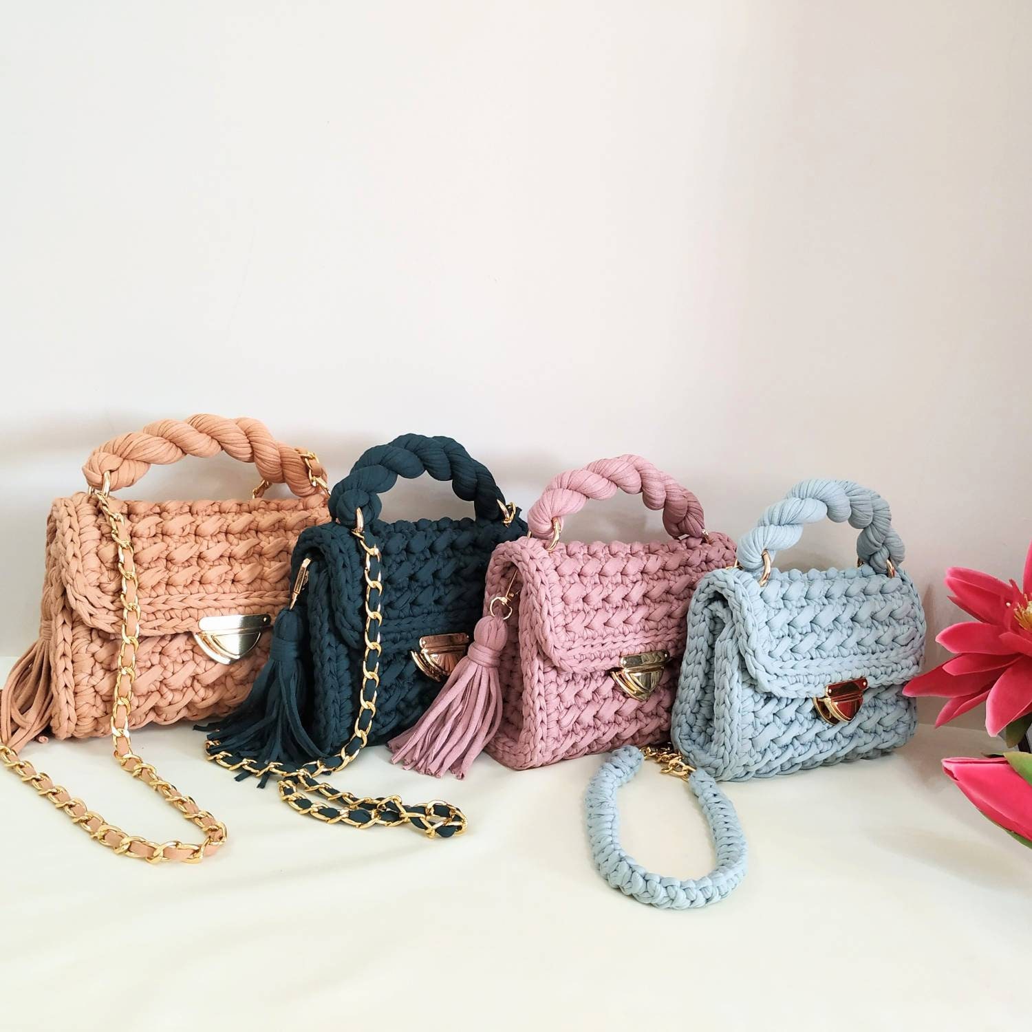 Hand Crocheted T Shirt Yarn Bags at Rs 3000/piece