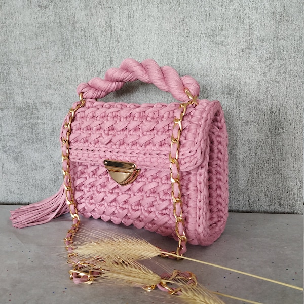 Sac rose fait à la main, sac au crochet, sac baguette au crochet, sac conçu au crochet, sac tricoté, sac de luxe, sac à bandoulière, cadeau pour elle, sac en tricot