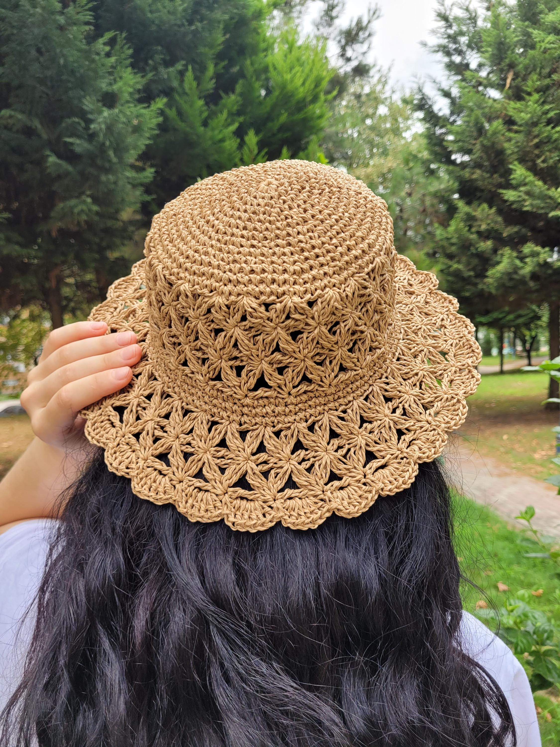 Foldable Wide Brim Crochet Straw Sun Hat for Beach Summer, Adjustable Versatile retro woven handmade straw hat with ruffled bow  main image 2