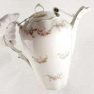 Collector's item ANTIK coffee pot fine thin porcelain with drip catcher 19th/20th century