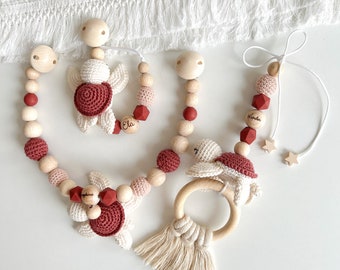 SET Kinderwagenkette Schnullerkette Namen Schildkröte Holz Natur Baby  Geschenk Maxicosi Mädchen Junge Creme rot    Amigurumi Häkel