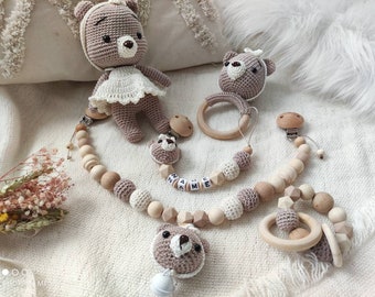 SET Kinderwagenkette Schnullerkette Häkel Bär  Rassel  Silikon Holz Natur Baby Bärchen  Mädchen Kleid Amigurumi Häkeltier creme braun Geburt