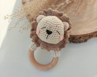 Baby Greifling Rassel Löwe Lion Amigurumi  handgemacht  Geschenk Geburt Mädchen Creme Bast gehäkelt