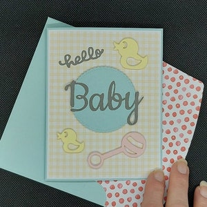 Carte de baby shower jaune et verte, carte de voeux, carte bonjour bébé
