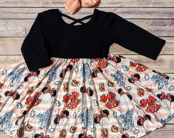 Vestido con vuelo inspirado en mini orejas