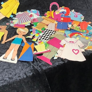 Vintage Paper Dolls 1967 Hildy and Jan