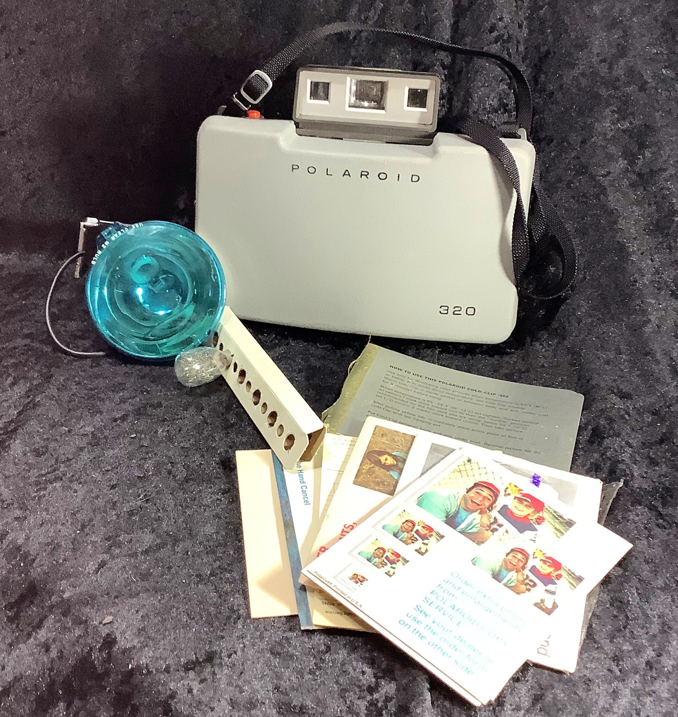 Vintage Polaroid Automatic 320 Land Camera Set — Collectable