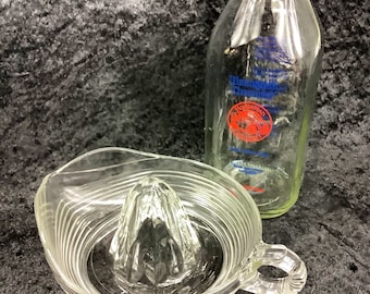 Vintage Ribbed Clear Glass Juicer Reamer With Spout band Handle