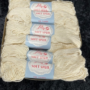 Vintage Lily Soft Spun Yarn Skeins In Ivory . Old New Stock