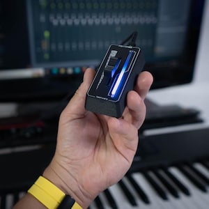MicroMidi - a tiny USB midi fader controller