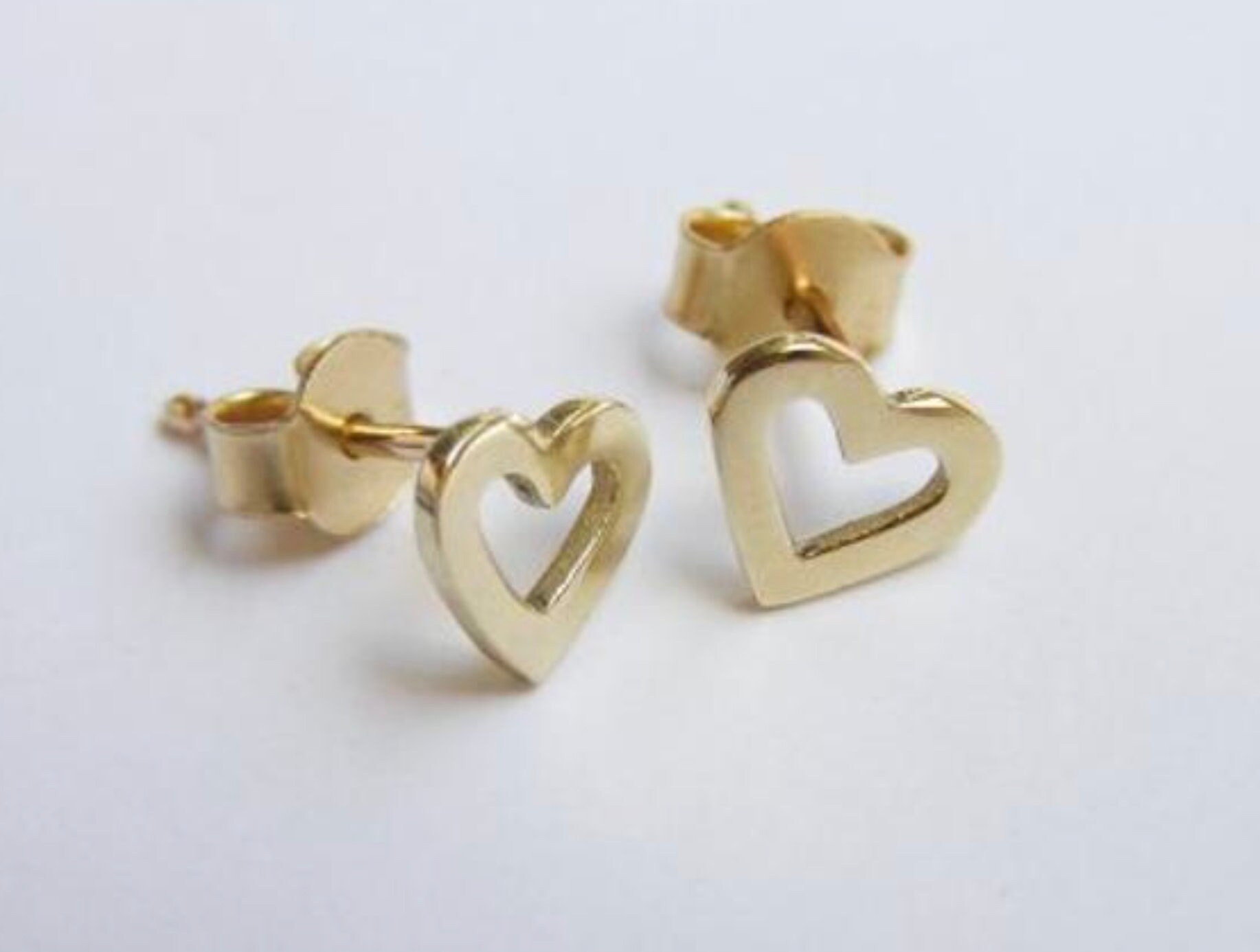 Buy Malabar Gold and Diamonds Malabar Gold and Diamonds 18k Gold  Diamond  Mine Heart Earrings for Women at Redfynd