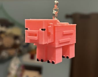 Minecraft-Inspired Pig Fan Pull