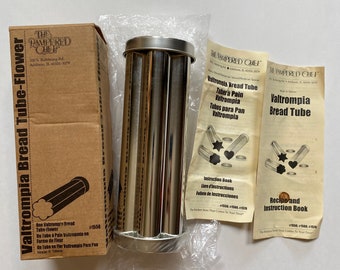 The Pampered Chef Valtrompia Bread Baking Tube Pan Flower Shape #1550 w/ Box and Recipes, Instructions