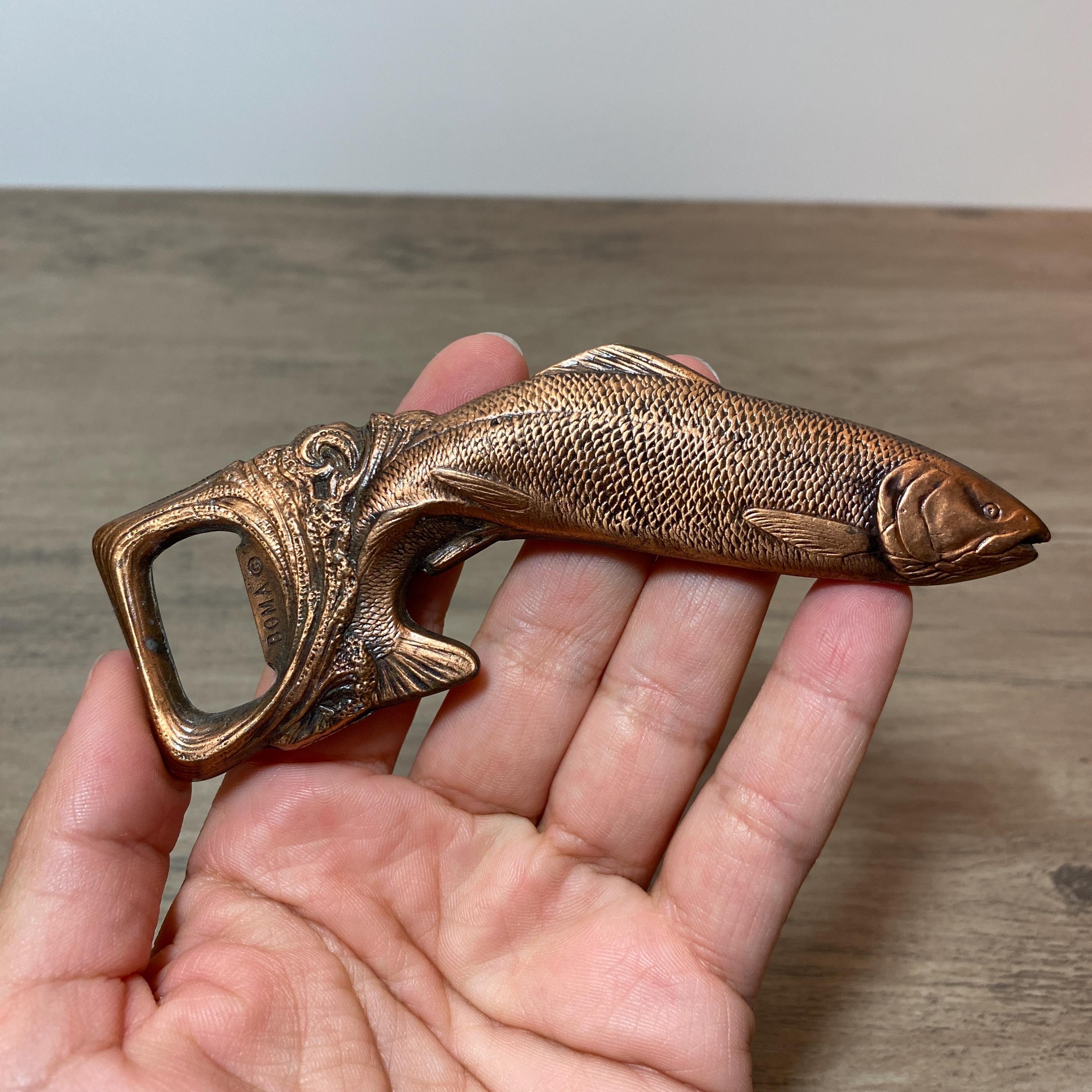 ボマ ボトルオープナー – サーモンフィッシュデザイン、ブロンズ＆銅