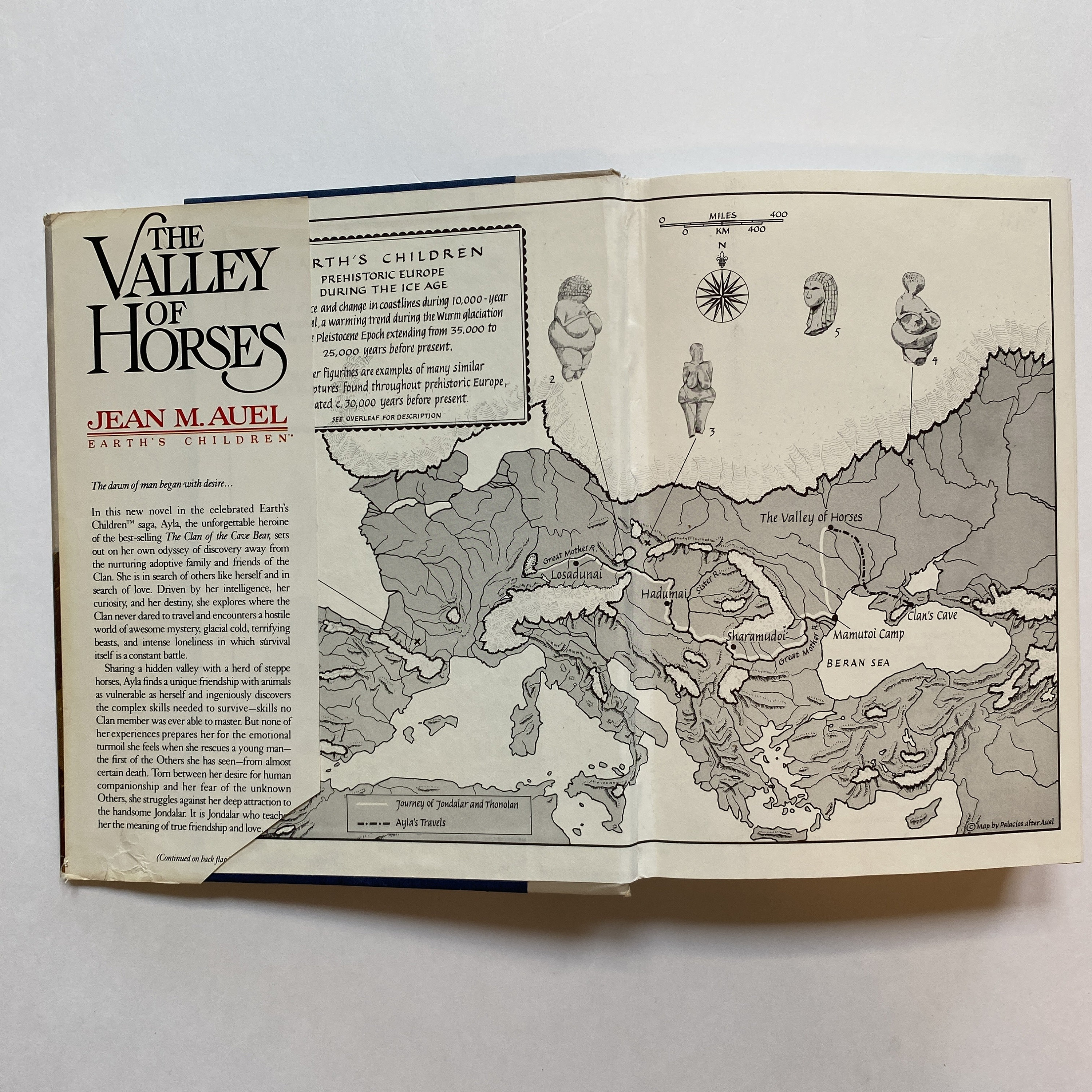 The Valley of Horses ( Earth's Children) by Jean M. Auel 1982