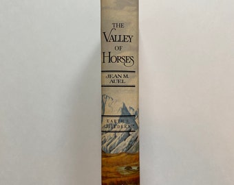 The Valley of Horses ( Earth's Children) by Jean M. Auel 1982