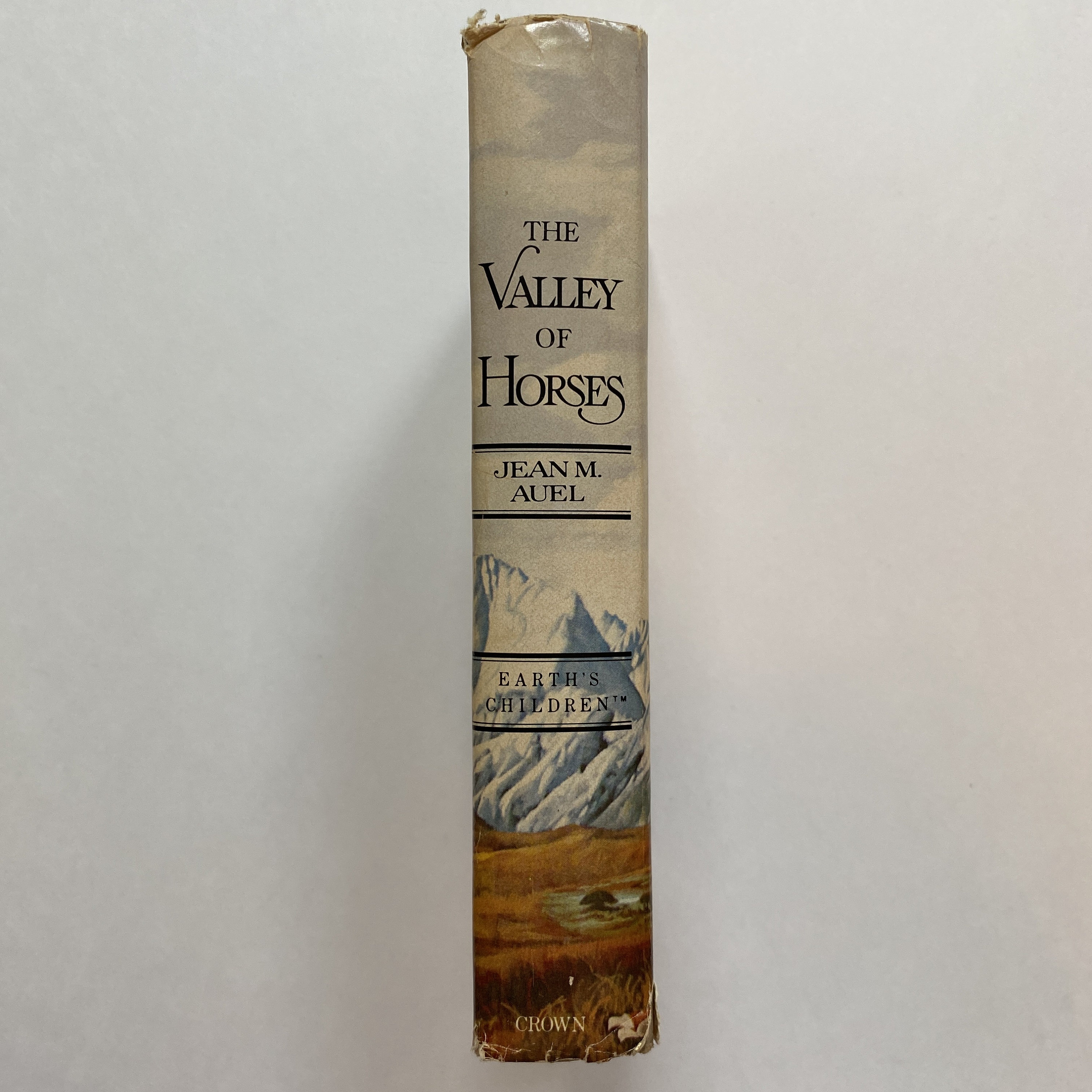 The Valley of Horses ( Earth's Children) by Jean M. Auel 1982