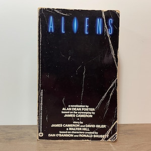 Aliens by Alan Dean Foster - 1986 Paperback 1st Printing Warner Books Edition - Film Novelization