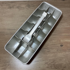 Bac à glaçons vintage en aluminium, 18 cubes, grille amovible, outil de cuisine rétro