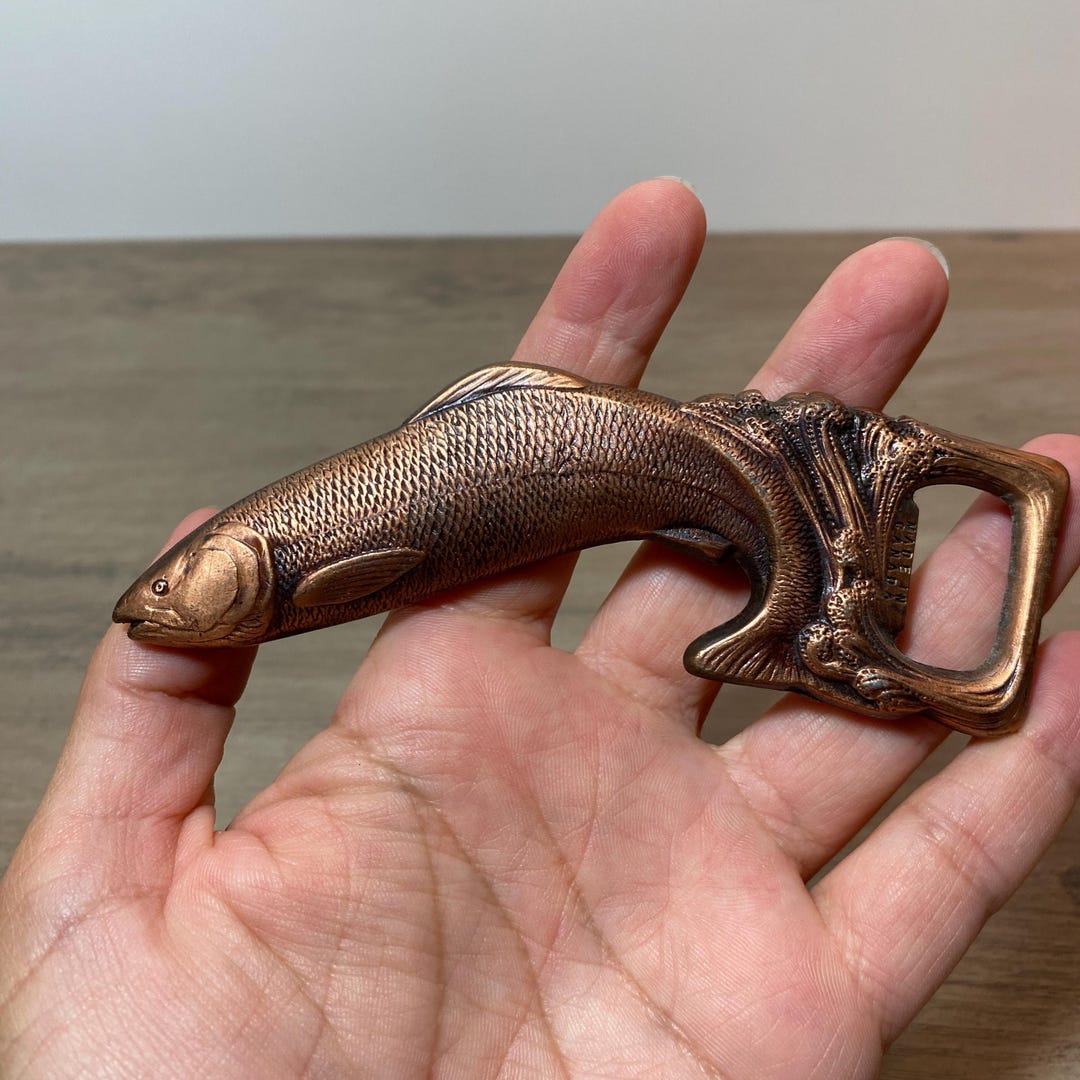 ボマ ボトルオープナー – サーモンフィッシュデザイン、ブロンズ＆銅