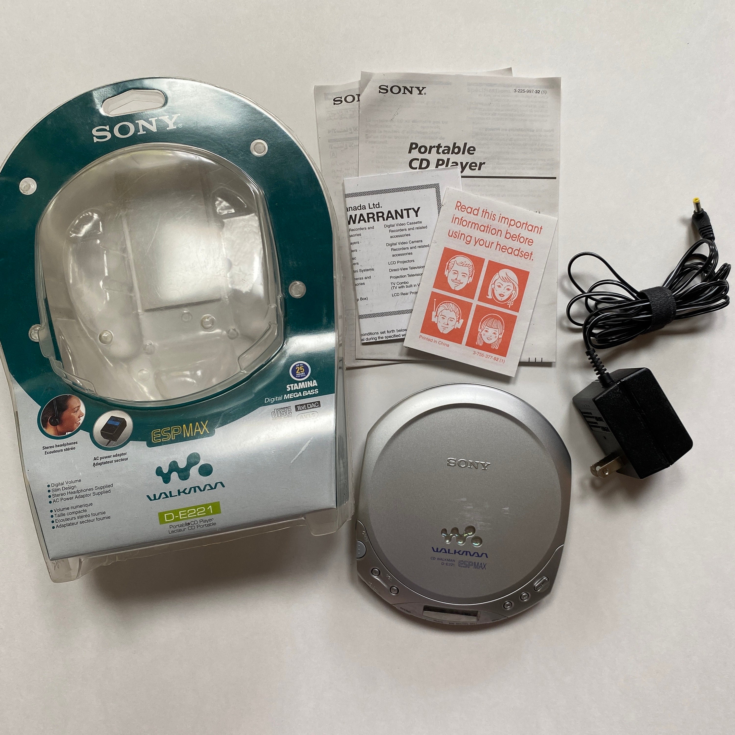 Vintage Sony Walkman Portable CD Player D-E221 Original Packaging