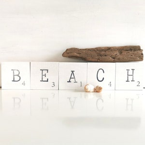 Sinal de praia, azulejos com letras, azulejos de madeira, verão, praia, inauguração de casa, presente, corretor de imóveis, placa de texto