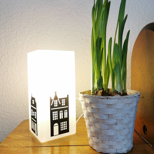 LAMPE mit Häusern, Milchglas, Tischlampe, schwarz weiß Deko, Häusersticker, Häusertatoo