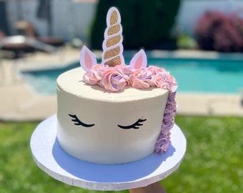 Unicorn cake topper