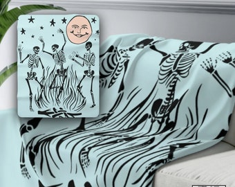 Retro Halloween Decor Skeletons Fleece Blanket Witch Blanket Cozy Fall Blanket Halloween Throw Blanket Gothic Home Decor Skelly Fleece Throw