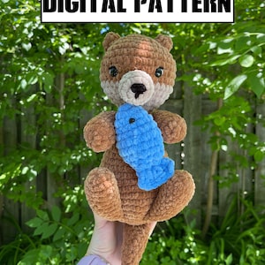 Padrão digital em PDF de crochê para lontra com peixe, amigurumi, bichinho de pelúcia faça você mesmo - Inglês
