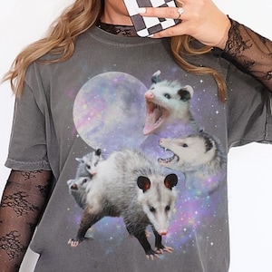 Retro Three Possums Graphic T-Shirt Vintage Style Comfort Colors Opossum Graphic T Shirt Nineties 90s Shirts Funny Possum Lover Shirt Gift