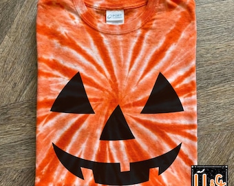 Halloween-Kürbis-Shirt, Batik-Shirt, orangefarbenes Batik-Shirt, gruseliges Shirt, trendiges Halloween-Top, Kürbis-Halloween-Kostüme