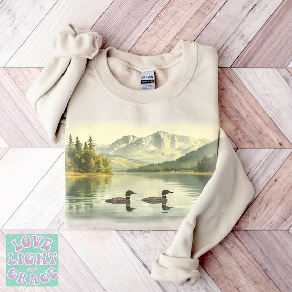 Retro Sweatshirt Loon Shirt Vintage Wilderness Scene 90s Nineties Style Loons Mountain Sweatshirts Camping Shirts Outdoors Sweater Crewnecks