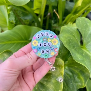 Porta credencial de enfermera con purpurina personalizada, con nombre y letras, ideal para enfermeras, bonito porta credencial personalizado.
