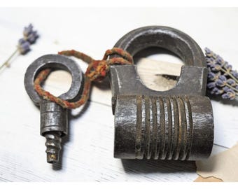 Antique Iron Spring Lever System Pad Lock Original Old Hand Crafted