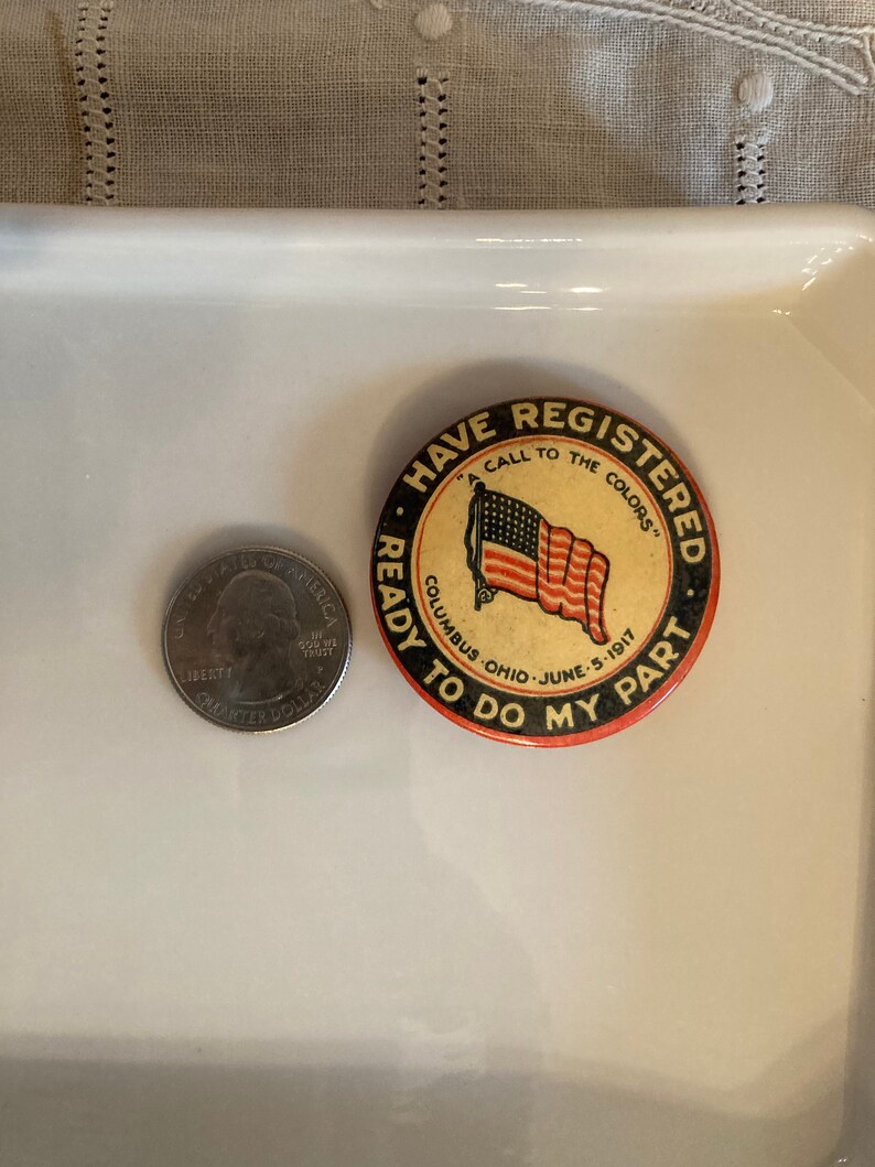 1917 WWI celluloid pinback buttonbadge