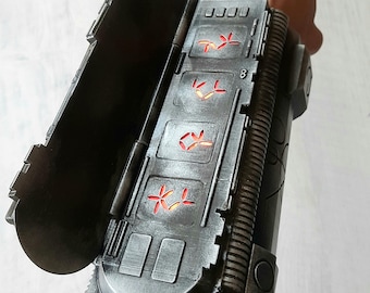 Predator Bomb Gauntlet,Left computer forearm Jungle Predator wrist gauntlet,detonator finish Weathered Painted (3d printed) With or No Leds.