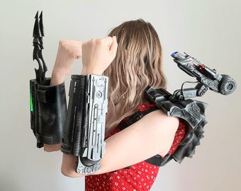 Woman Predator-set 3 items: rugzak compleet en Predator-handschoenen links en rechts Full leds Alles afgewerkt en geverfd.Woman Predator Jungle.