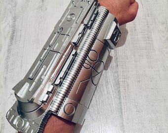 Predator Computer Gauntlet bomb Left  forearm Bracer,Predator Jungle wrist gauntlet Finished Painted in Silver color,no electronics.