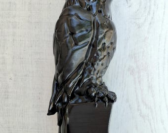 The MALTESE FALCON Statue Replica accurate of the 1941 movie memorabila prop,22 cm height decent size Maltese Falcon statue Painted.