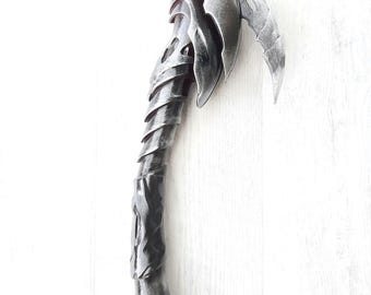 Predator Warclub Hunting Grounds Yautja Cosplay inspired replica finished and painted for Predator costume weapon.
