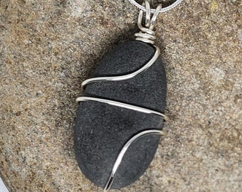 Wire Wrapped River Pebble Pendant, Minimalist Jewelry, Stone Jewelry, Natural Jewelry, Rock Jewelry, Jewelry Gift, Raw Stone Necklace