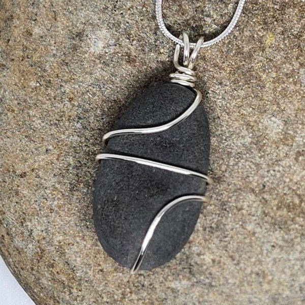 Wire Wrapped River Pebble Pendant, Minimalist Jewelry, Stone Jewelry, Natural Jewelry, Rock Jewelry, Jewelry Gift, Raw Stone Necklace